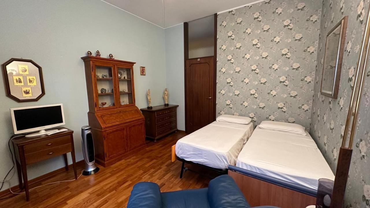 Dehomes - Two Bedrooms, Terrace, Wi-Fi, Tram To Centre & Rho Fiera Milano Eksteriør bilde