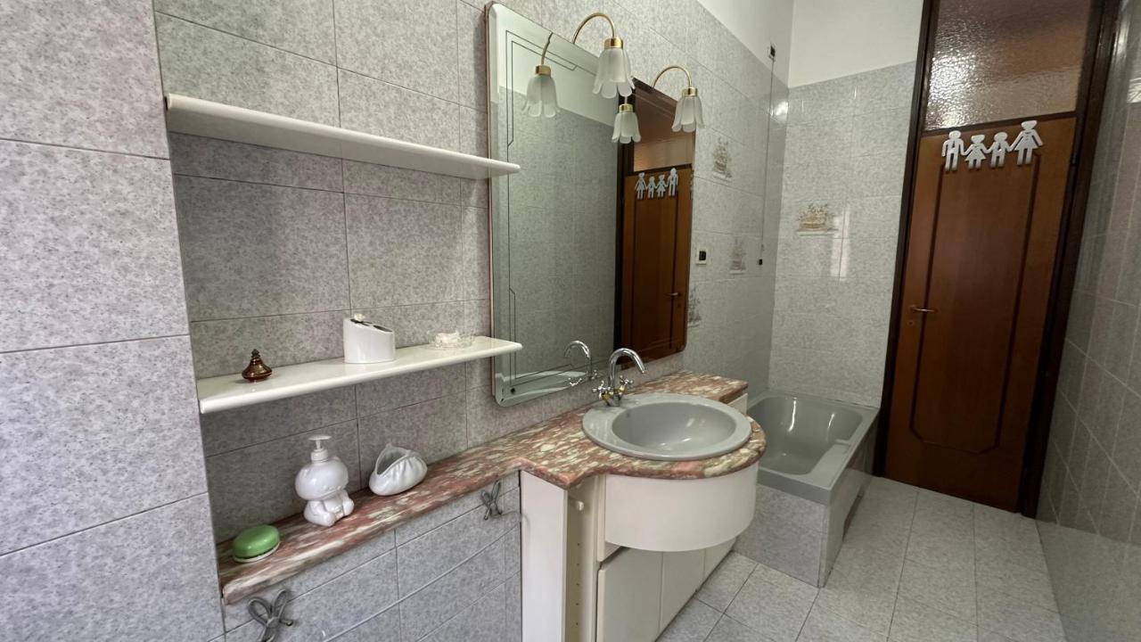 Dehomes - Two Bedrooms, Terrace, Wi-Fi, Tram To Centre & Rho Fiera Milano Eksteriør bilde